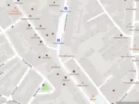 Ambulance met grote spoed naar de Prins Willemplein in 's-Gravenhage