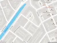 Ambulance met grote spoed naar de Poelpolderstraat in Haarlem