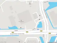 Brandweer met grote spoed naar de Leeweg in De Lier vanwege gebouwbrand