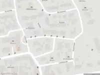 Brandweer met grote spoed naar de Dorpsstraat in Vlieland vanwege afgaan automatisch brandalarm