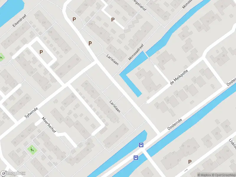 Ambulance met grote spoed naar de Larixlaan in Nootdorp