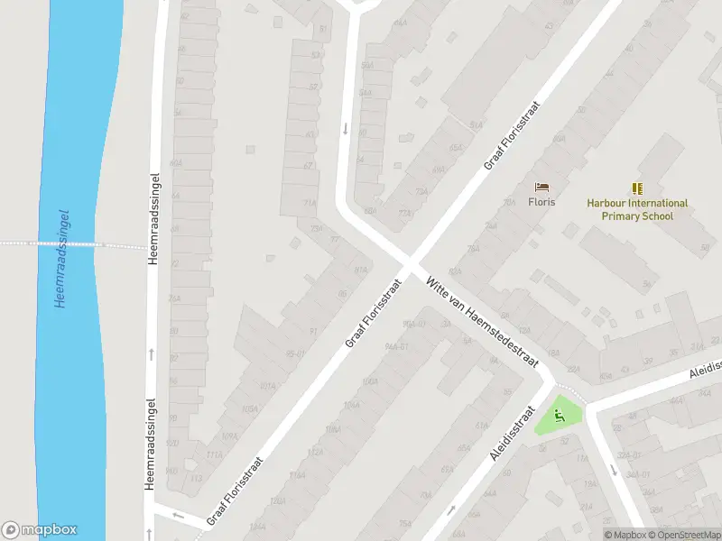 Ambulance met gepaste spoed naar de Graaf Florisstraat in Rotterdam