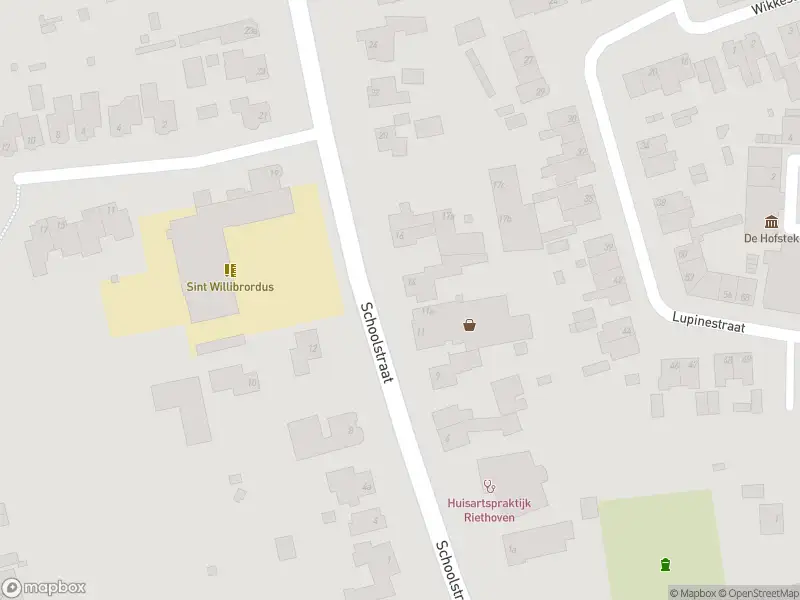 Brandweer met grote spoed naar de Schoolstraat in Riethoven vanwege gebouwbrand