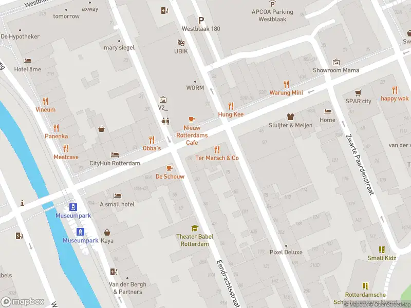 Ambulance met gepaste spoed naar de Witte de Withstraat in Rotterdam