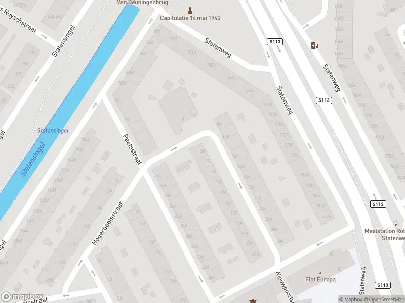 Ambulance met grote spoed naar de De Graeffstraat in Rotterdam