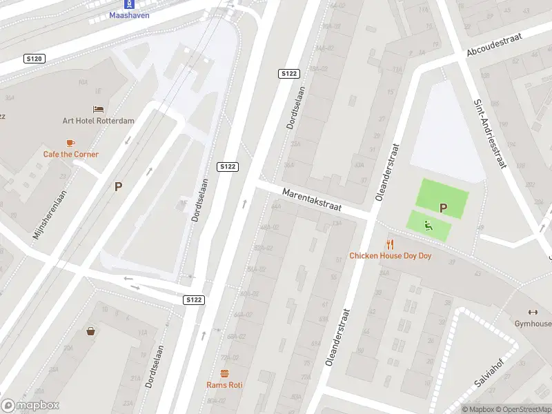 Ambulance met grote spoed naar de Dordtselaan in Rotterdam