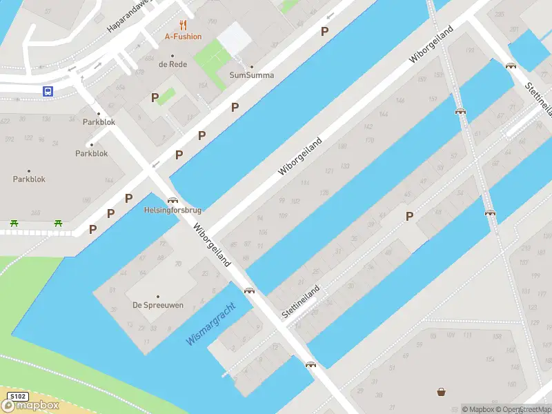 Ambulance met gepaste spoed naar de Wiborgeiland in Amsterdam