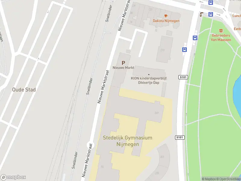 Brandweer met gepaste spoed naar de Nieuwe Marktstraat in Nijmegen