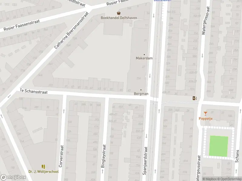 Ambulance met grote spoed naar de 1e Schansstraat in Rotterdam