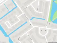 Ambulance met grote spoed naar de Luxemburgsezoom in Nieuwerkerk aan den IJssel