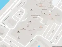 Ambulance met grote spoed naar de Hof van Holland in Zwijndrecht