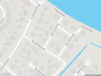 Brandweer met gepaste spoed naar de Belle van Zuylenhof in Huizen vanwege een buitenbrand