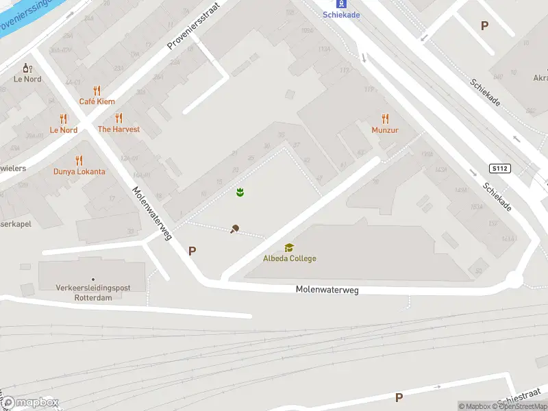 Brandweer met grote spoed naar de Zuster Hennekeplein in Rotterdam