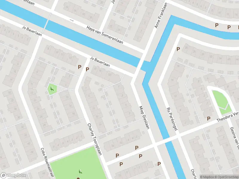 Ambulance met grote spoed naar de Miep Gieslaan in Pijnacker