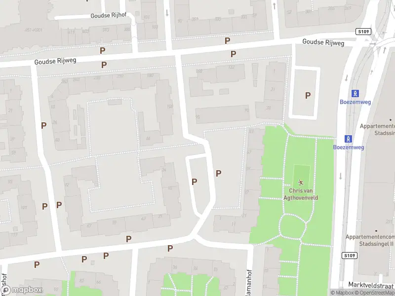 Ambulance met grote spoed naar de Willem Smalthof in Rotterdam