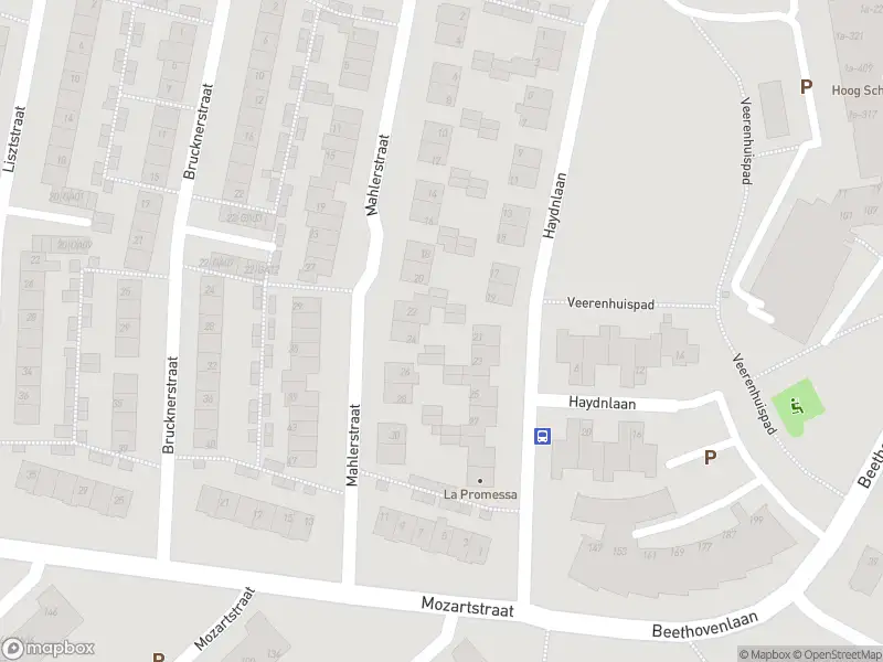 Brandweer met gepaste spoed naar de Mozartstraat in Almelo vanwege een liftopsluiting