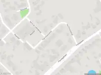 Brandweer met grote spoed naar de Paul Emsensstraat in Wouwse Plantage vanwege gebouwbrand