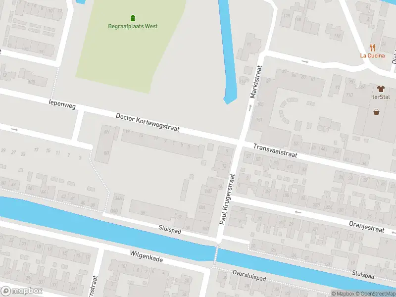 Ambulance met gepaste spoed naar de Dr. Kortewegstraat in Wormerveer