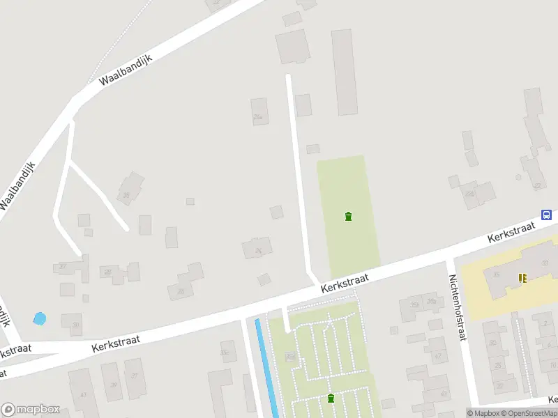 Brandweer met grote spoed naar de Waalbandijk in Nieuwaal vanwege gebouwbrand