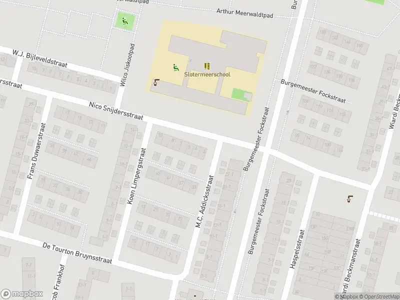 Ambulance met gepaste spoed naar de Nico Snijdersstraat in Amsterdam