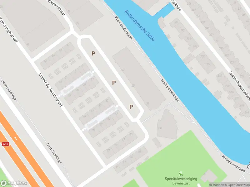 Ambulance met grote spoed naar de Piet Cottaarstraat in Rotterdam