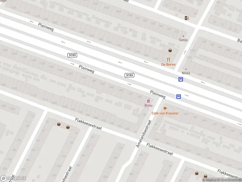 Ambulance met grote spoed naar de Pleinweg in Rotterdam