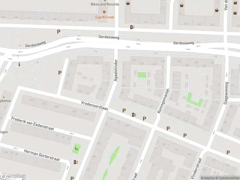 Ambulance met grote spoed naar de Gerdesiaweg in Rotterdam