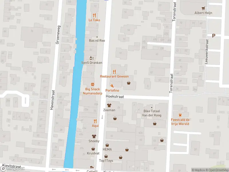 Ambulance met gepaste spoed naar de Burgemeester de Zeeuwstraat in Numansdorp