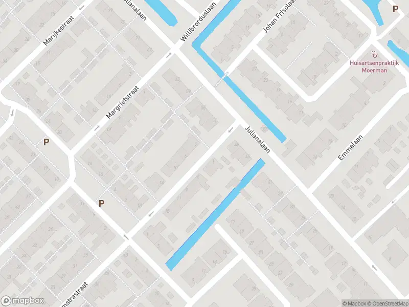 Ambulance met grote spoed naar de Irenestraat in Sassenheim