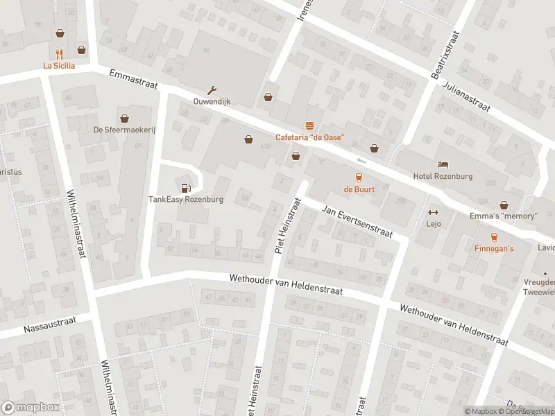 Ambulance met gepaste spoed naar de Piet Heinstraat in Rozenburg