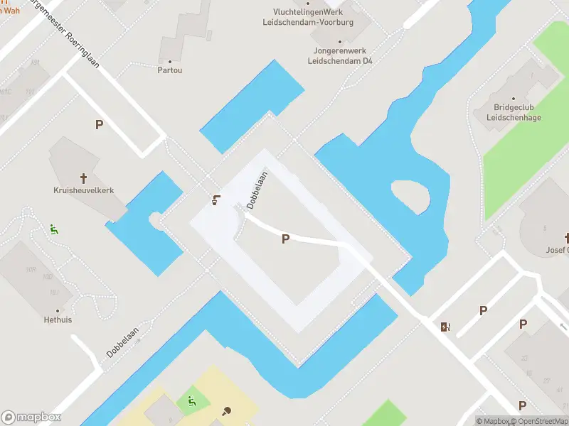 Ambulance met grote spoed naar de Dobbelaan in Leidschendam