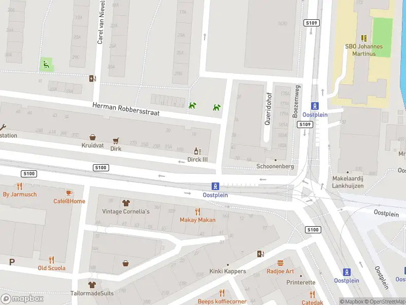 Ambulance met grote spoed naar de Goudsesingel in Rotterdam