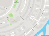 Ambulance met gepaste spoed naar de Melsbroekhof in Amsterdam