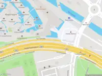 Ambulance met gepaste spoed naar de George Maduroplein in 's-Gravenhage