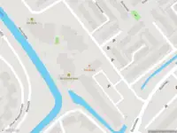 Ambulance met grote spoed naar de Dennendal in Maassluis