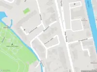 Ambulance met gepaste spoed naar de Park die Leythe in Leiden