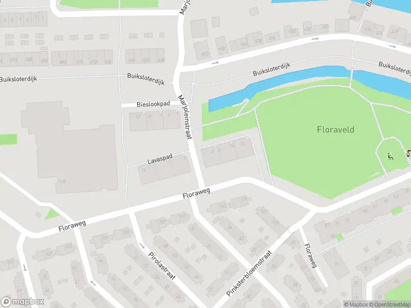 Ambulance met grote spoed naar de Wederikpad in Amsterdam