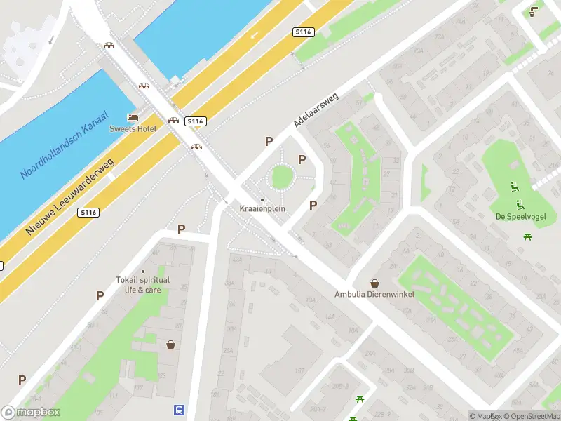 Ambulance met grote spoed naar de Kraaienplein in Amsterdam