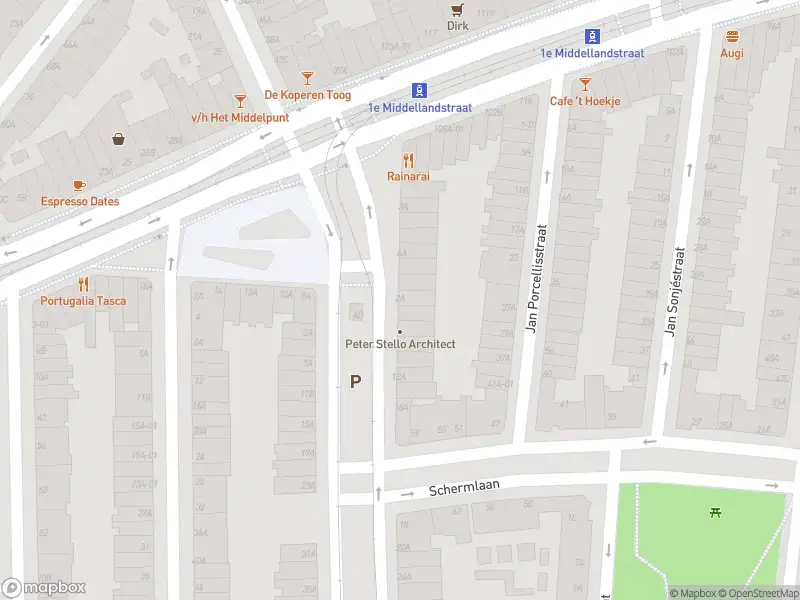 Ambulance met grote spoed naar de Claes de Vrieselaan in Rotterdam