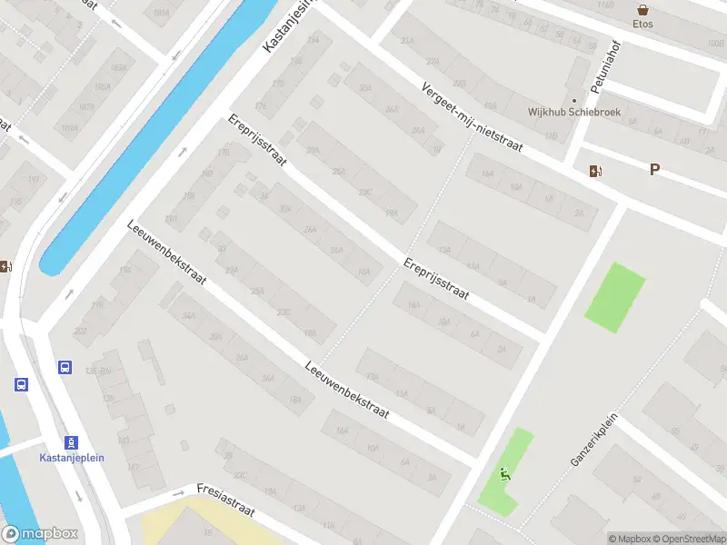 Ambulance met gepaste spoed naar de Ereprijsstraat in Rotterdam