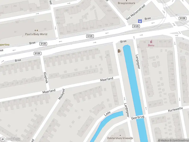 Ambulance met gepaste spoed naar de Maarland in Rotterdam