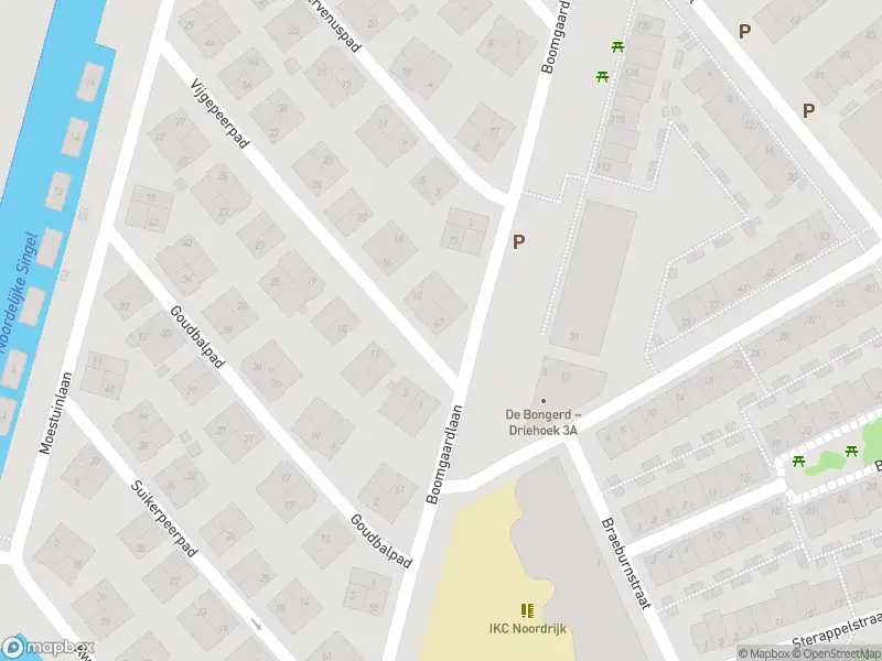 Ambulance met grote spoed naar de Goudbalpad in Amsterdam