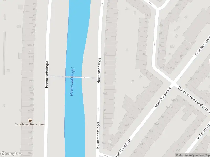 Ambulance met grote spoed naar de Heemraadssingel in Rotterdam