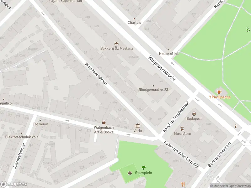 Ambulance met grote spoed naar de Wolphaertstraat in Rotterdam