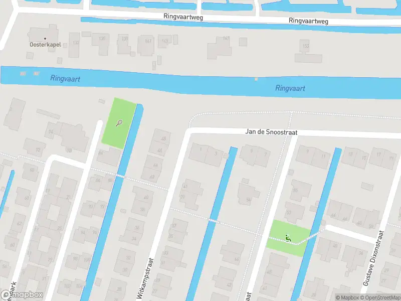 Ambulance met gepaste spoed naar de Jan de Snoostraat in Rotterdam