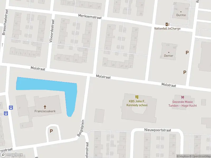 Brandweer met grote spoed naar de Molstraat in Breda vanwege voertuigbrand