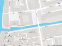 Ambulance met grote spoed naar de De Vest in Alphen aan den Rijn