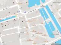 Ambulance met gepaste spoed naar de Damkade in Zaandam