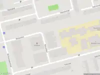 Ambulance met grote spoed naar de Romanohof in Rotterdam