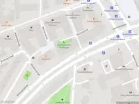 Ambulance met grote spoed naar de Rochussenstraat in Rotterdam